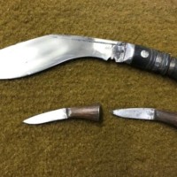 Vintage Gurkha Kukri in Leather Sheath c/w 2 Karda Knives