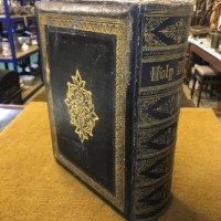 Antique Illustrated Holy Bible "The Self Interpreting Bible" By The Rev John Brown Published by Daniel Chadwick Accrington 1872