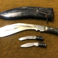 Vintage Gurkha Kukri in Leather Sheath c/w 2 Karda Knives