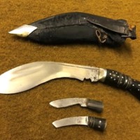 Vintage Gurkha Kukri in Leather Sheath c/w 2 Karda Knives