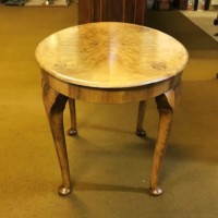 Vintage Queen Anne Style Coffee / Occasional Table