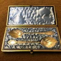 Antique Cased Set of 2 Silver Plated Berry Spoons Monogramed G