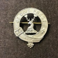 Lovat Scouts Cap Badge with Motto "Je Suis Prest"