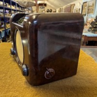 Vintage Bush DAC 90A Radio Brown Bakelite Case