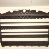 Scottish Chip Carved Hanging Plate Rack﻿