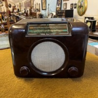 Vintage Bush DAC 90A Radio Brown Bakelite Case
