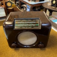 Vintage Bush DAC 90A Radio Brown Bakelite Case