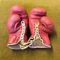 Vintage Boys Lonsdale London Laced Boxing Gloves