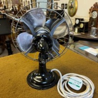 Vintage Limit Veritys 10" Oscillating Desk Fan