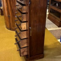 Antique Mahogany Wellington Chest with 7 Graduated Drawers