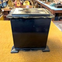 Vintage Oriental Lacquered Jewellery Box Decorated with Gilt and Mother of Pearl