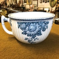 Rare Victorian Wedgwood Avon Pattern Chamber Pot