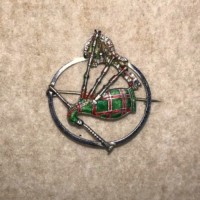 Vintage Scottish Enamel Bagpipes Brooch