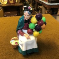 Vintage Royal Doulton Figurine "The Old Balloon Seller" HN1315