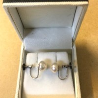 Silver Screw Back Faux Pearl Ear Rings