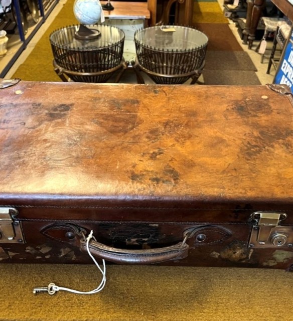 Vintage Leather Suitcase Reinforced Leather Corners