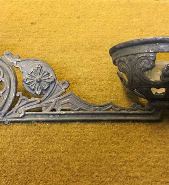 Antique Cast Iron Wall Mounted Oil Lamp Sconce