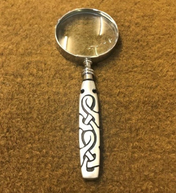Magnifying Glass with Pewter Celtic Knot Handle