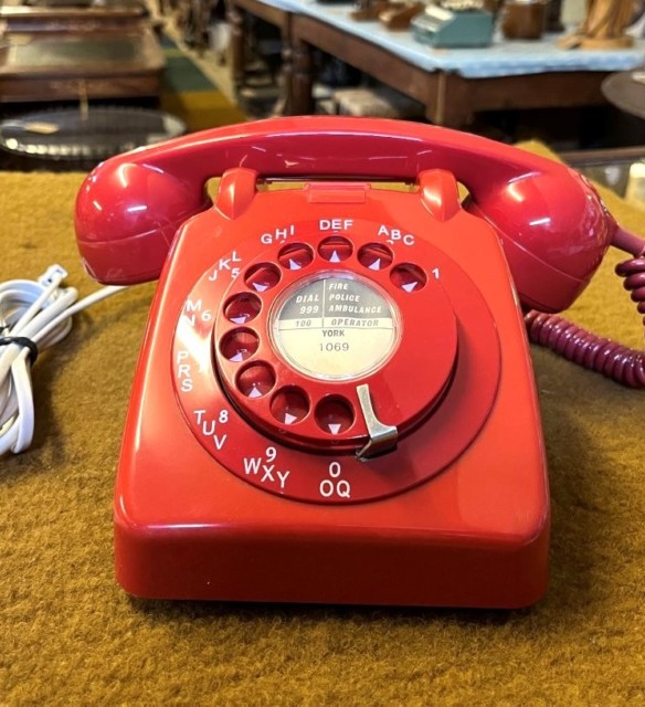 Vintage Red GPO 706L Telephone