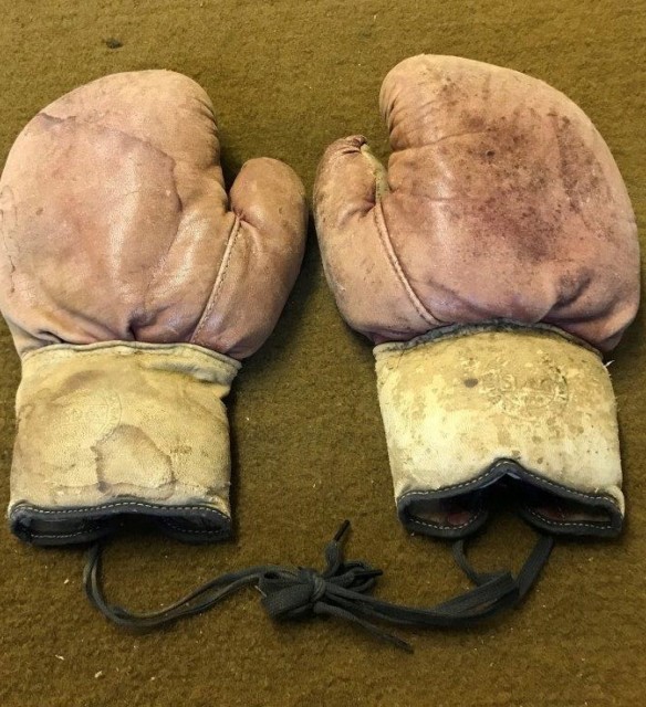 Vintage SD&G New York Boxing Gloves Brown / Tan Leather