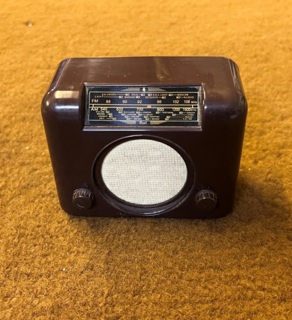 Vintage Art Deco Miniature Replica of a 1950s Bush DAC90 Radio