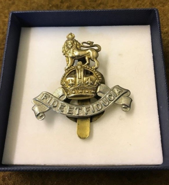 Royal Army Pay Corps Metal Cap Badge