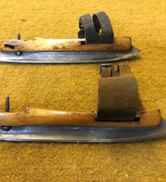 Victorian Child's Wooden Screw On Ice Skates