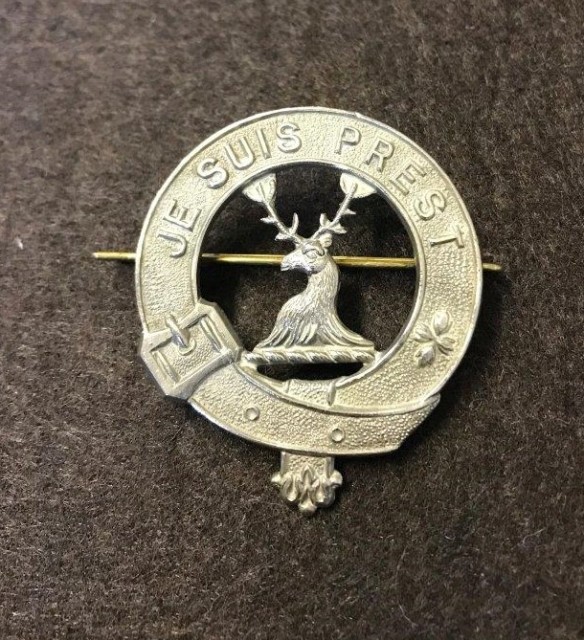 Lovat Scouts Cap Badge with Motto "Je Suis Prest"