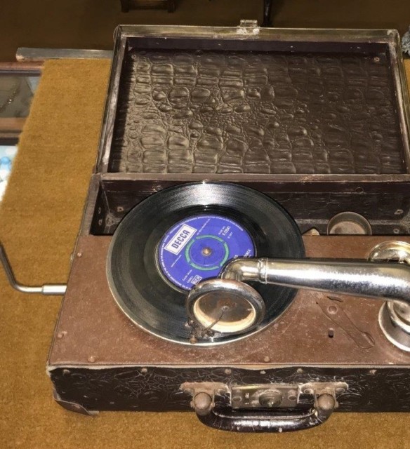 Vintage Portable 45 RPM Gramophone In Faux Alligator Skin Case