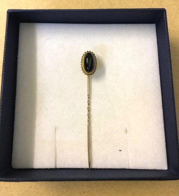Vintage 9 Carat Gold Agate Stick Pin