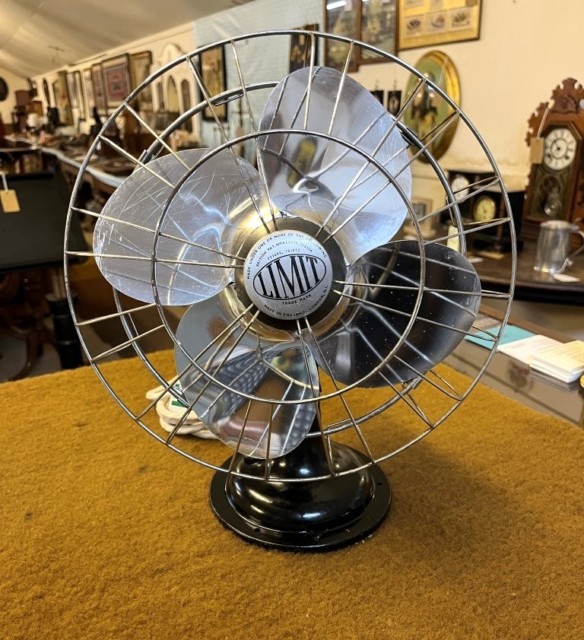 Vintage Limit Veritys 10" Oscillating Desk Fan