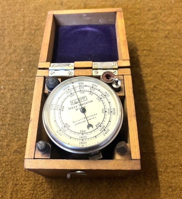 WW2 Elliott Brothers London Military Speed Indicator No 21318