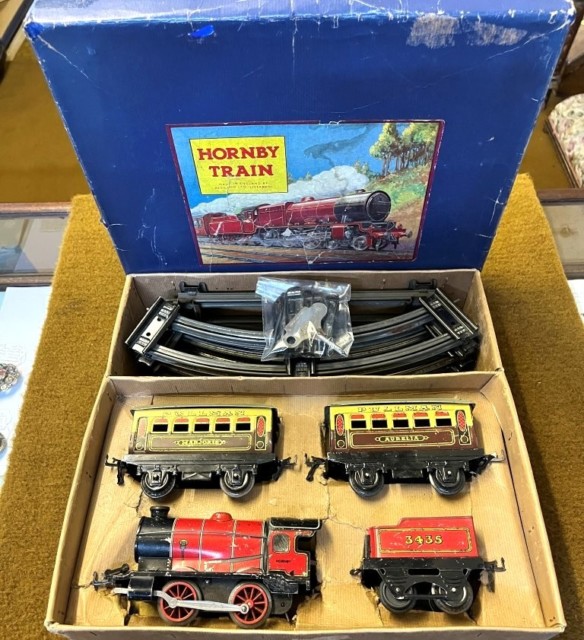 Vintage Hornby Clockwork O Gauge Train Set M1 Passenger Set