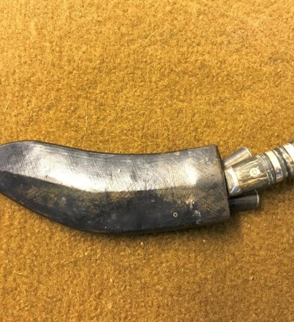 Vintage Gurkha Kukri in Leather Sheath c/w 2 Karda Knives